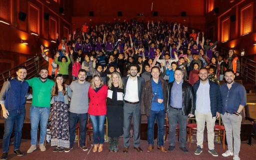 O público foi composto por 160 alunos das escolas municipais de ensino fundamental Mário Quintana, Dolores Alcaraz, Décio Martins Costa e Presidente Vargas, além de jovens da Agência de Fomento Social Besouro.